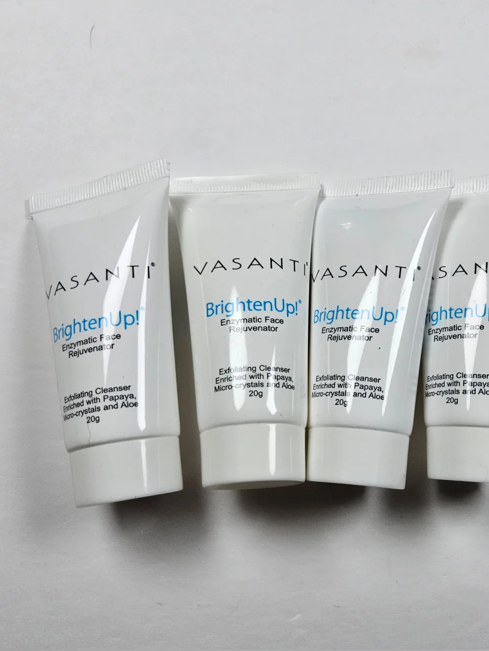 Lot Of 5- Vasanti BrightenUp! Enzymatic Face Rejuvenator - Picture 1 of 3